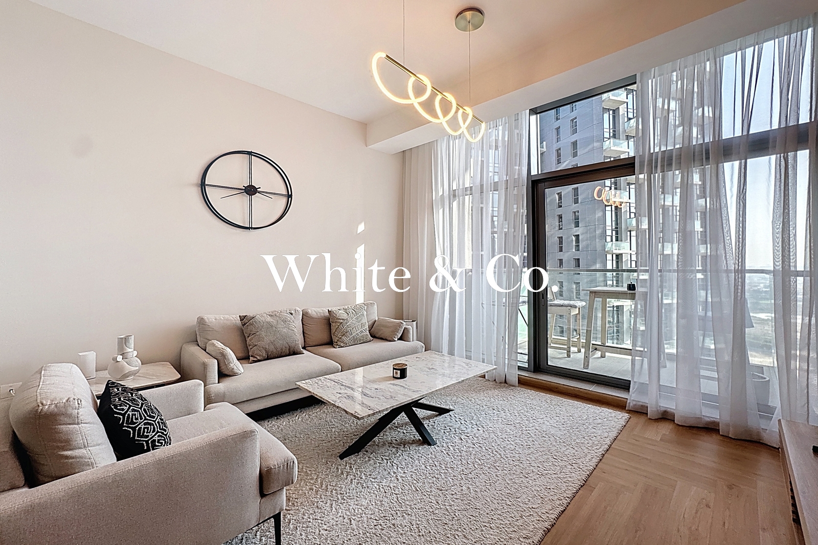 Modern | Spacious | Fully Furnished 1 Bed