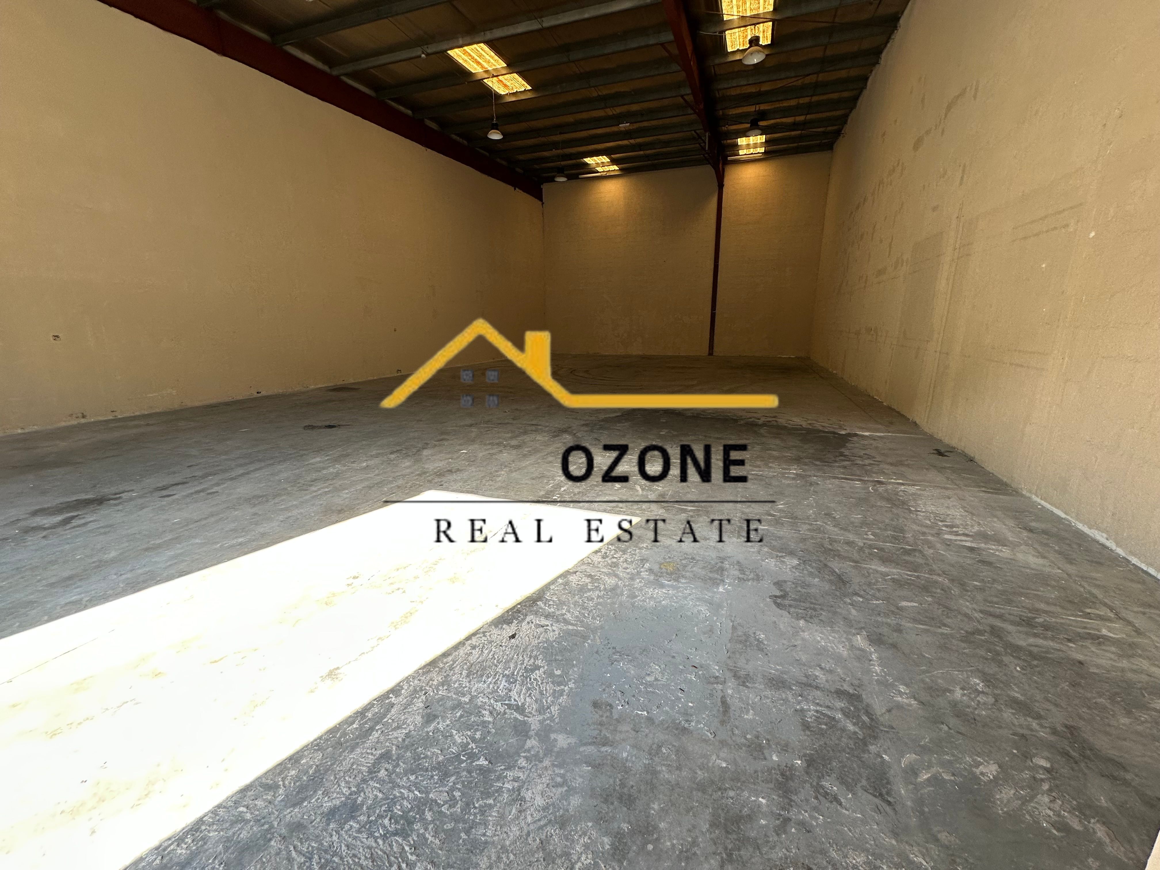 Prime Location\^Specious Warehouse For Rent Industrial Area 15