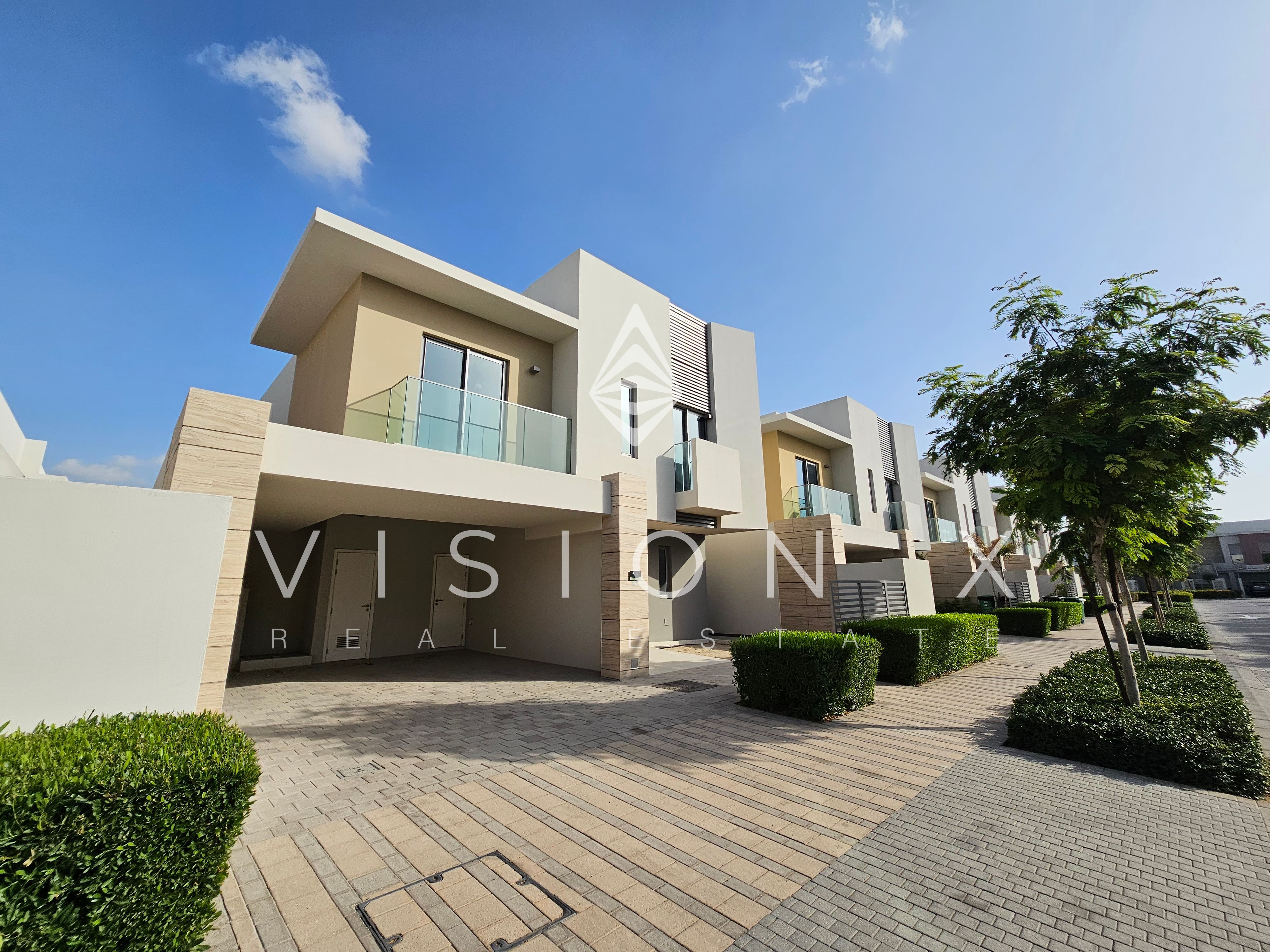 Spacious Family Villa | Private Garden | Popular Community