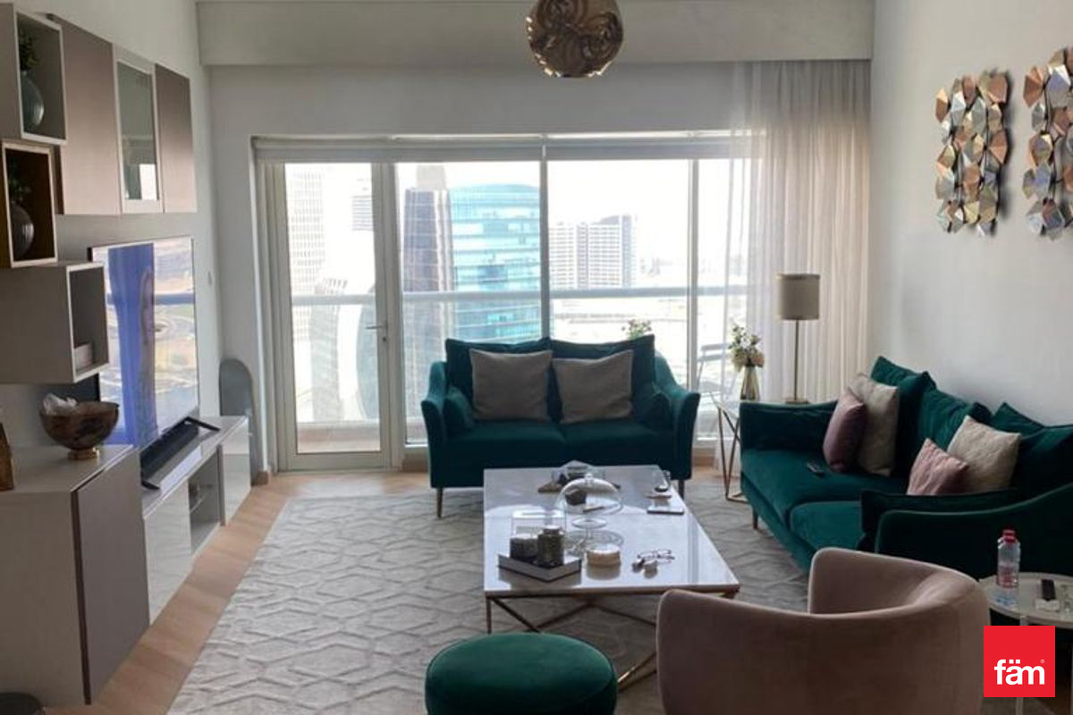 Freehold | Furnished | Closed Kitchen | Rented