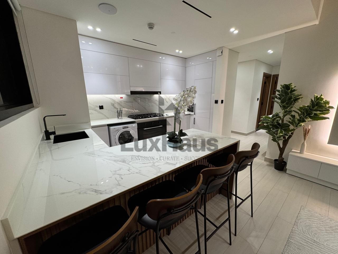 Fully Furnished / Private pool / Best Unit / Multiple Cheques /