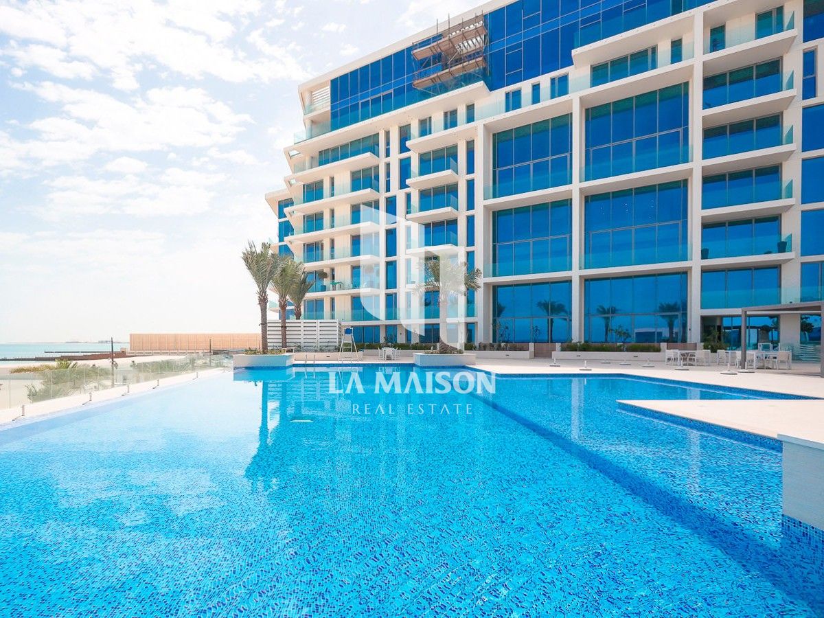 Luxury 2BR + M | Full Sea view | Prime Location