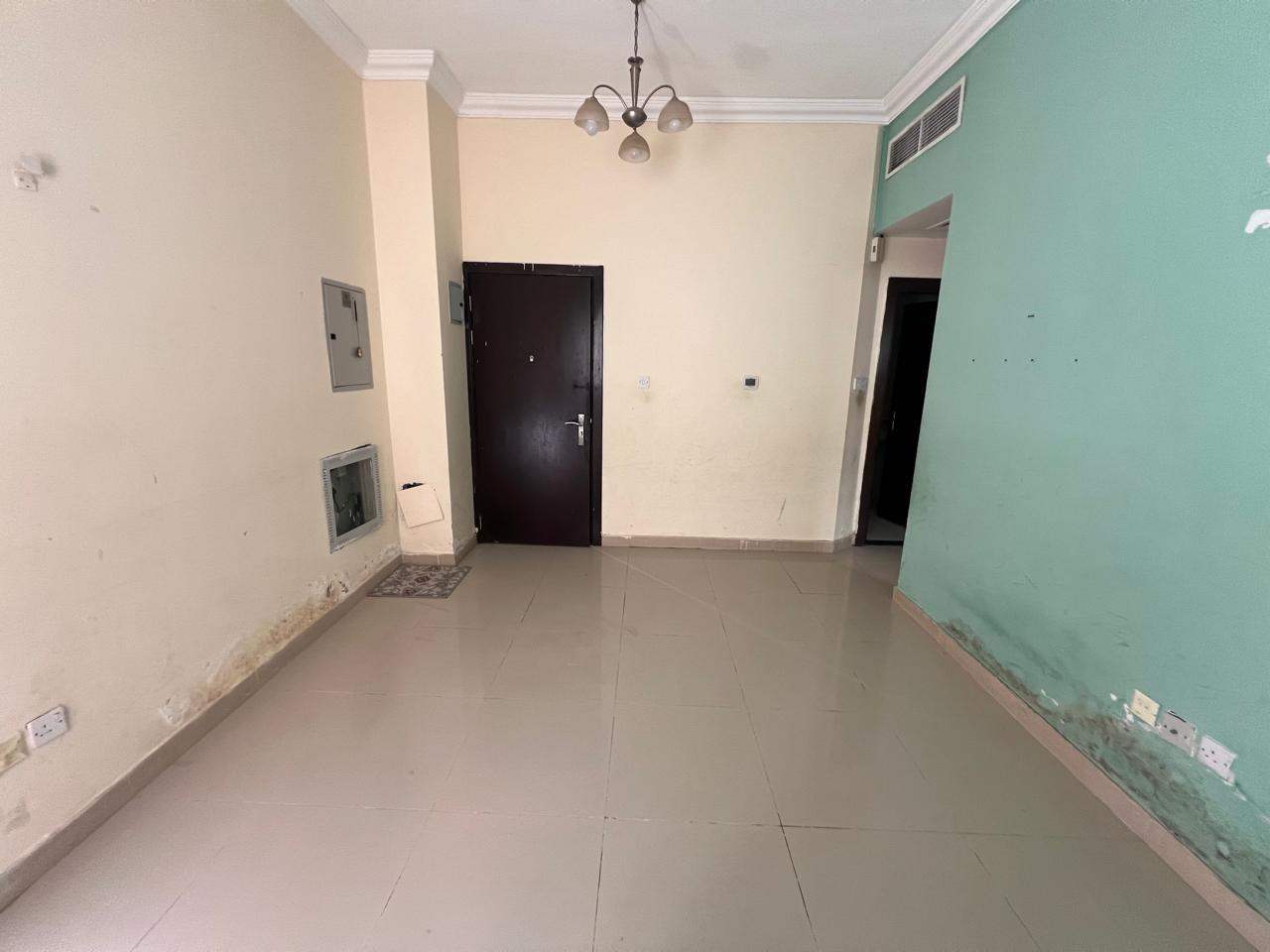 Close To Muweliah Bus Stop//Specious Apartment//1Bhk Full Family Building Cal To Ali?