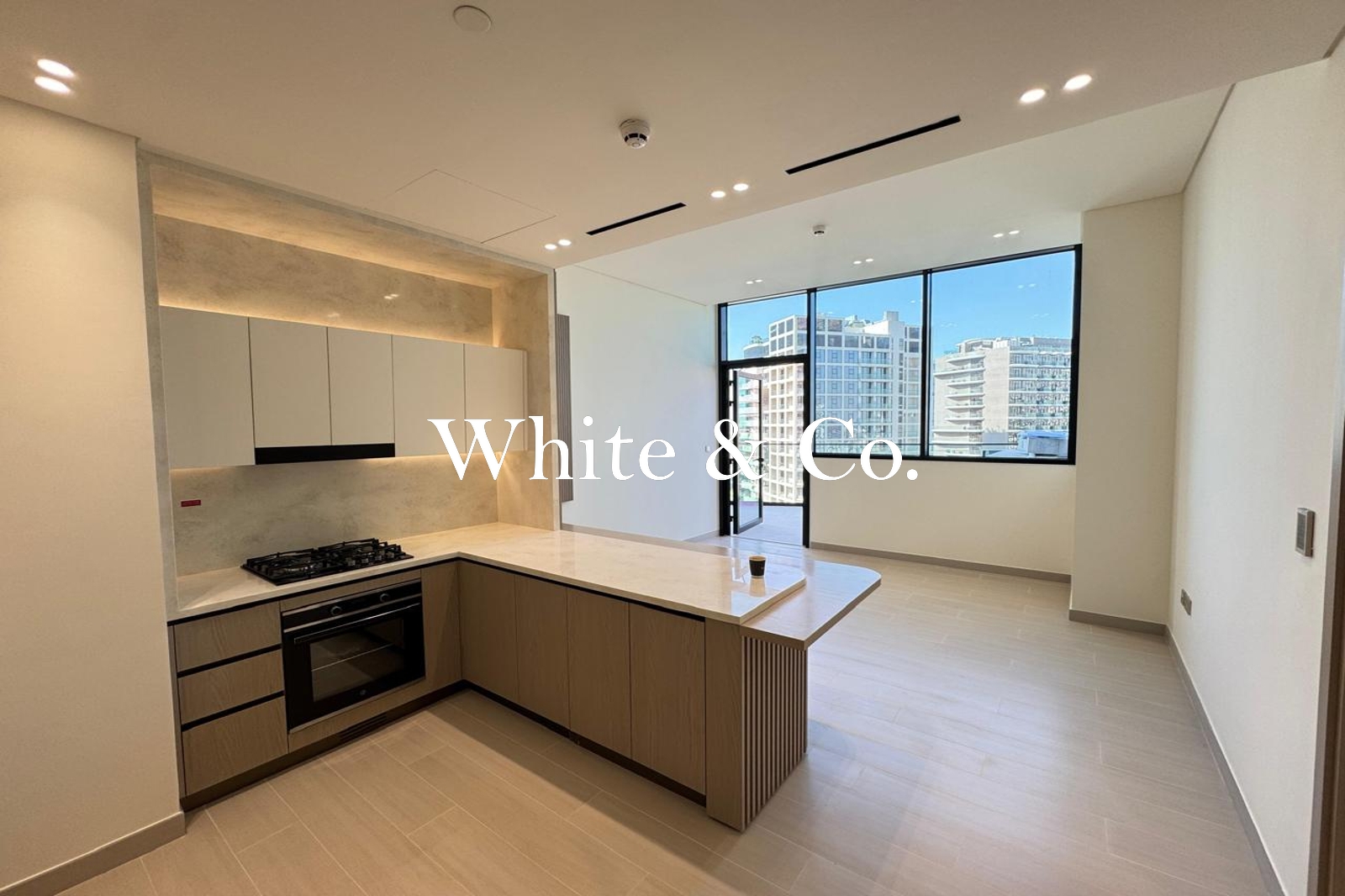 12 Cheques |High End Quality|Prime Location