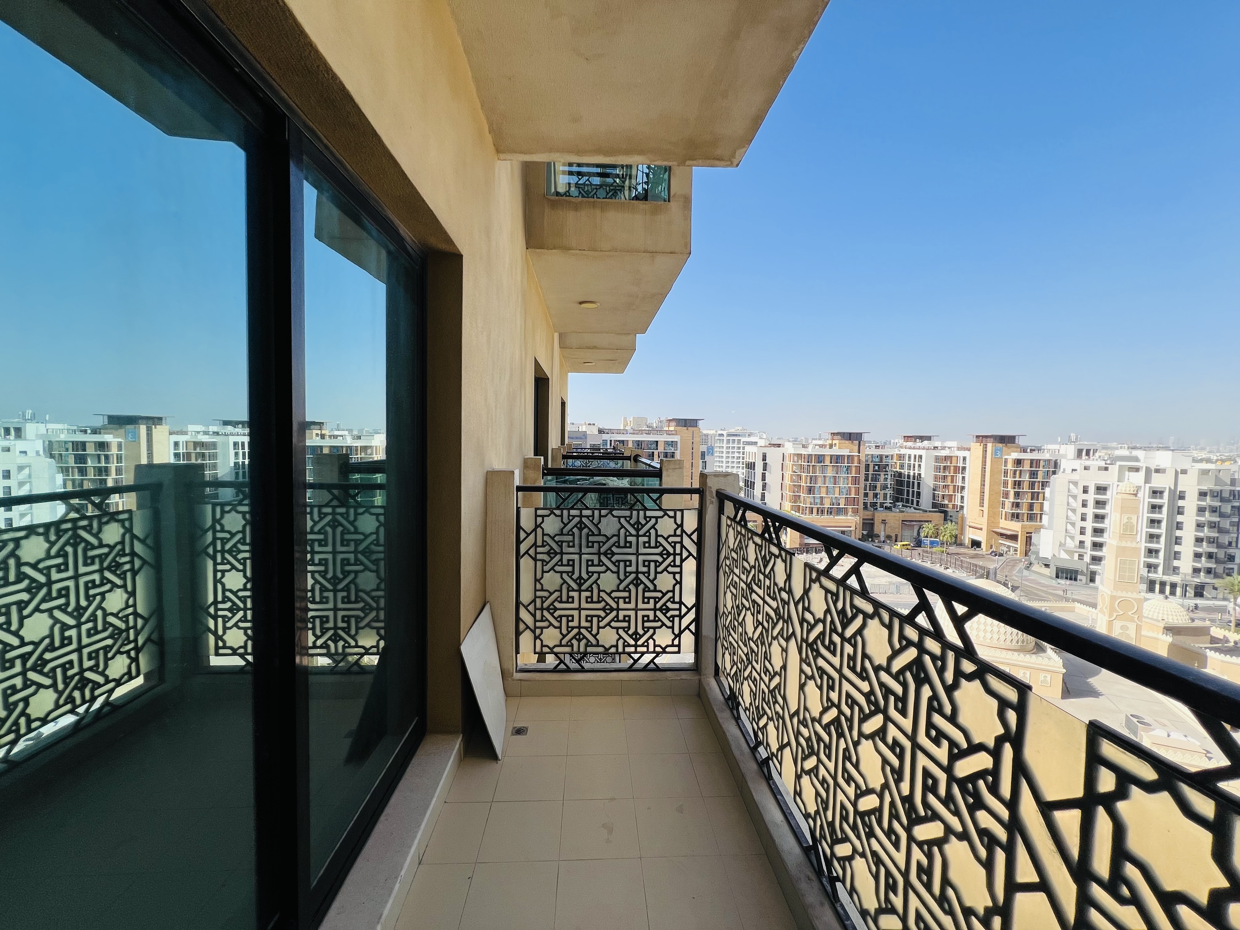 Elegant Biggest Studio || Jaddaf water front || Closed kitchen
