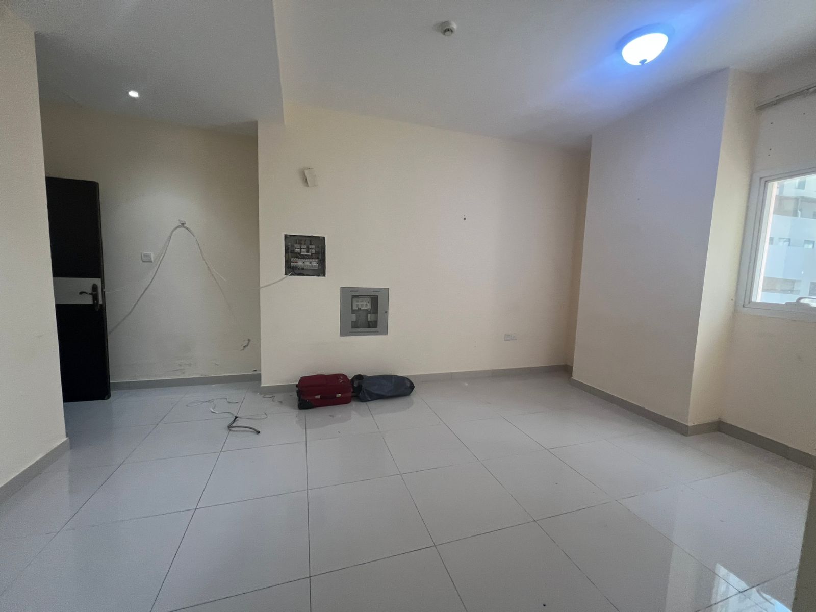 One bedroom and living room with free parking