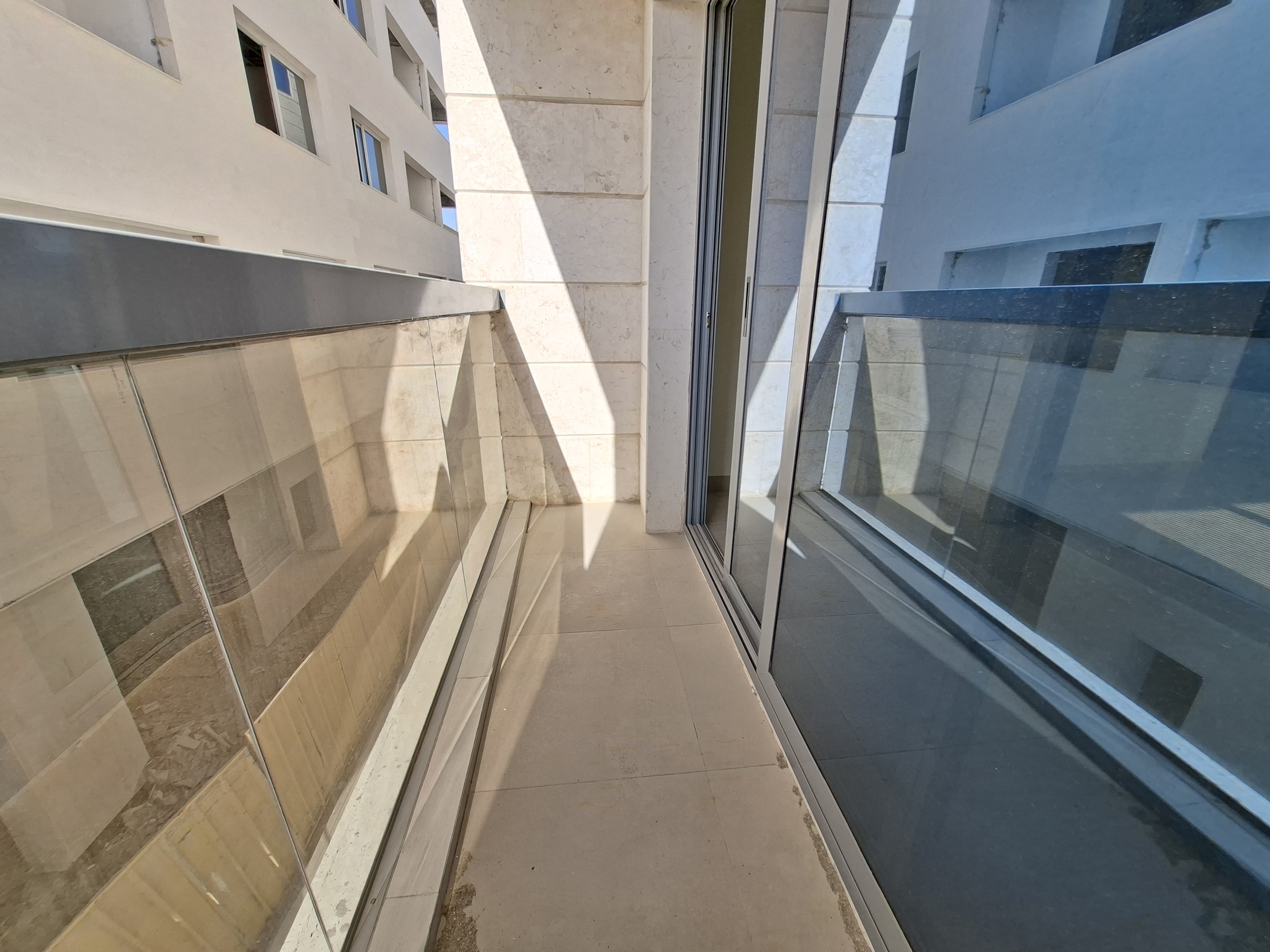 Brand new Very big offer Luxury 1. bhk APARTMENT available with balcony