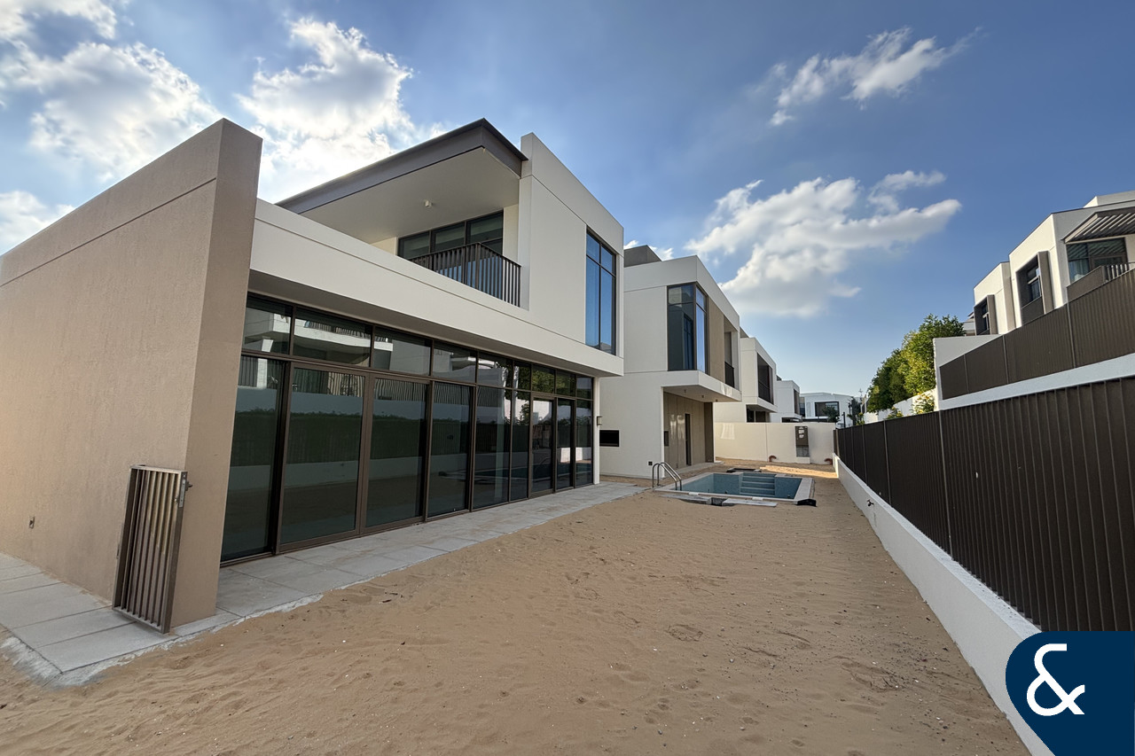 Private Pool | Spacious | Multiple Cheques