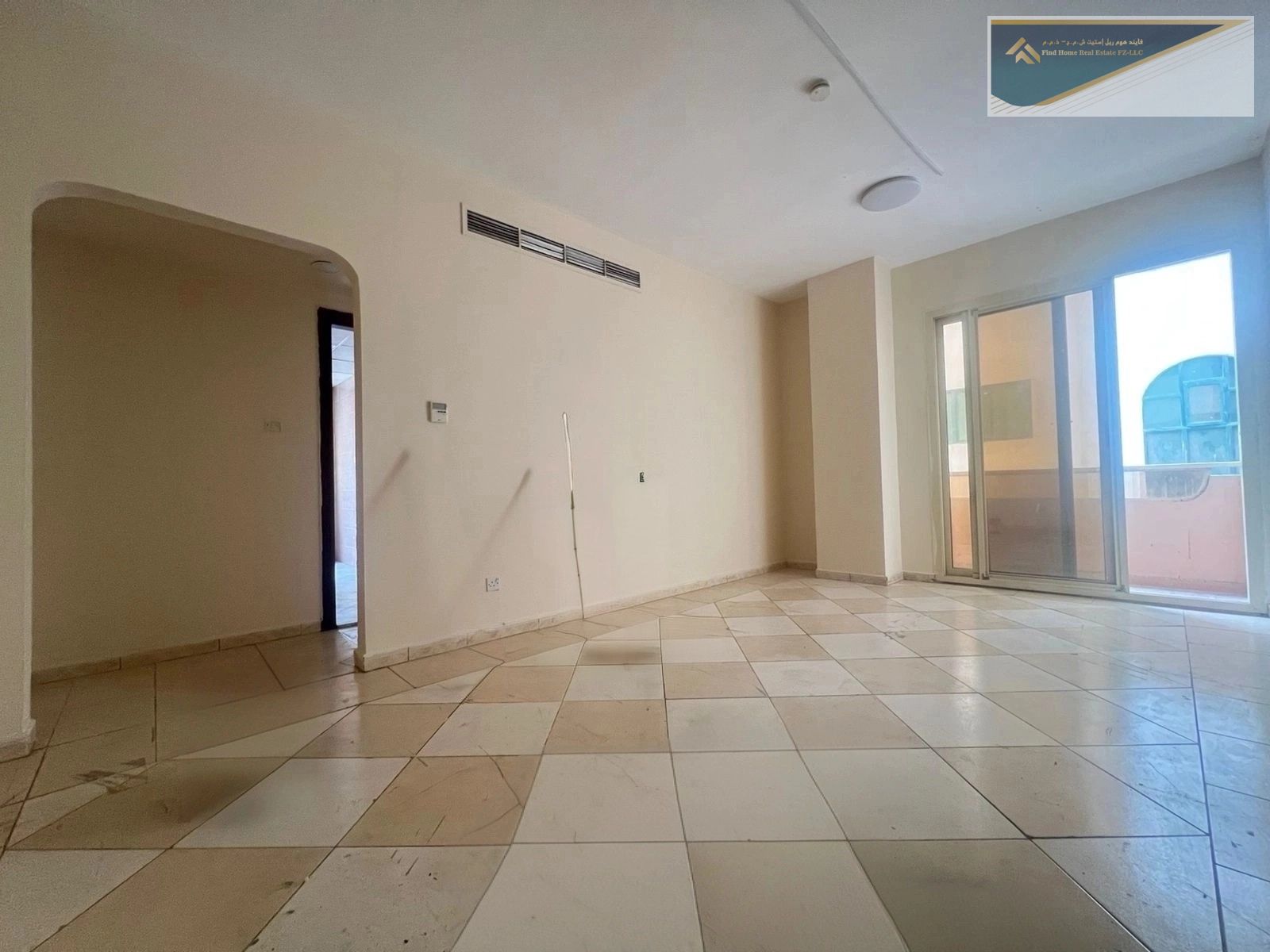 HOT OFFER!! 1BHK WITH BALCONY CENTRAL AC AND GAS IN 30K QASIMIA