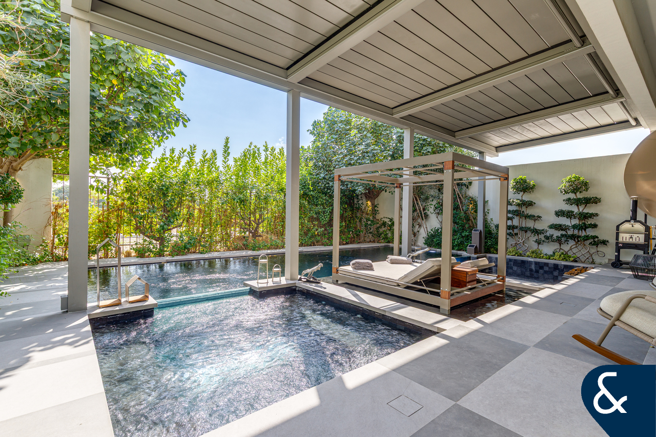 Upgraded | Turnkey | Vacant Twin Villa