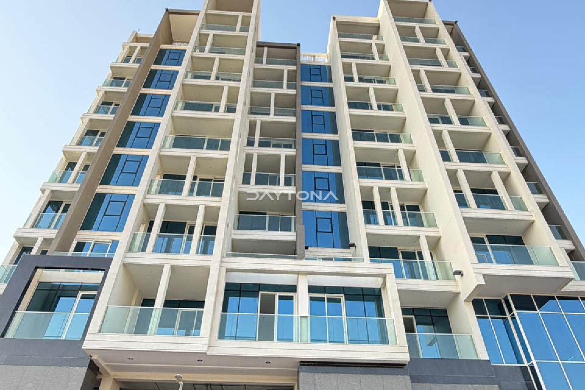SPACIOUS | FULLY FITTED | PRIME LOCATION | MULTIPLE OPTIONS
