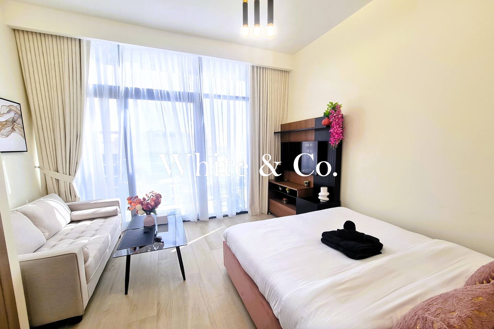 FF Studio | High floor + Balcony | Vacant