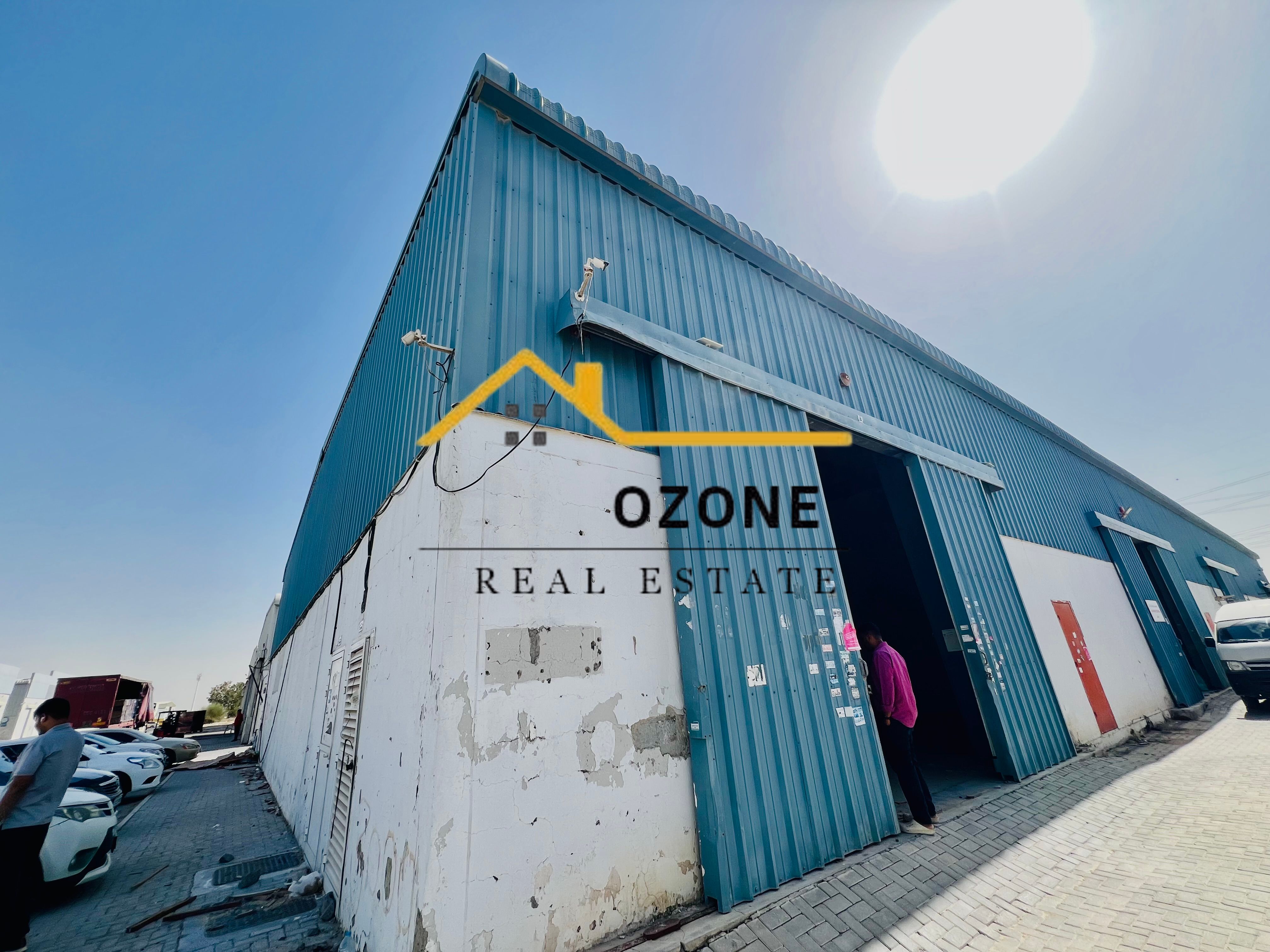 • Discover Industrial Warehouse 18 – Efficiency Meets Scale