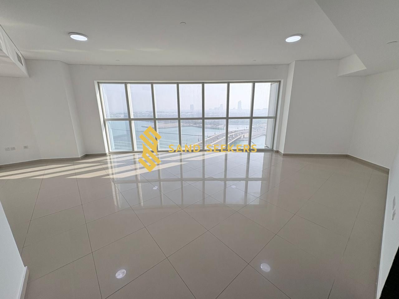 Ready To Move ! Spacious Layout ! Prime Location