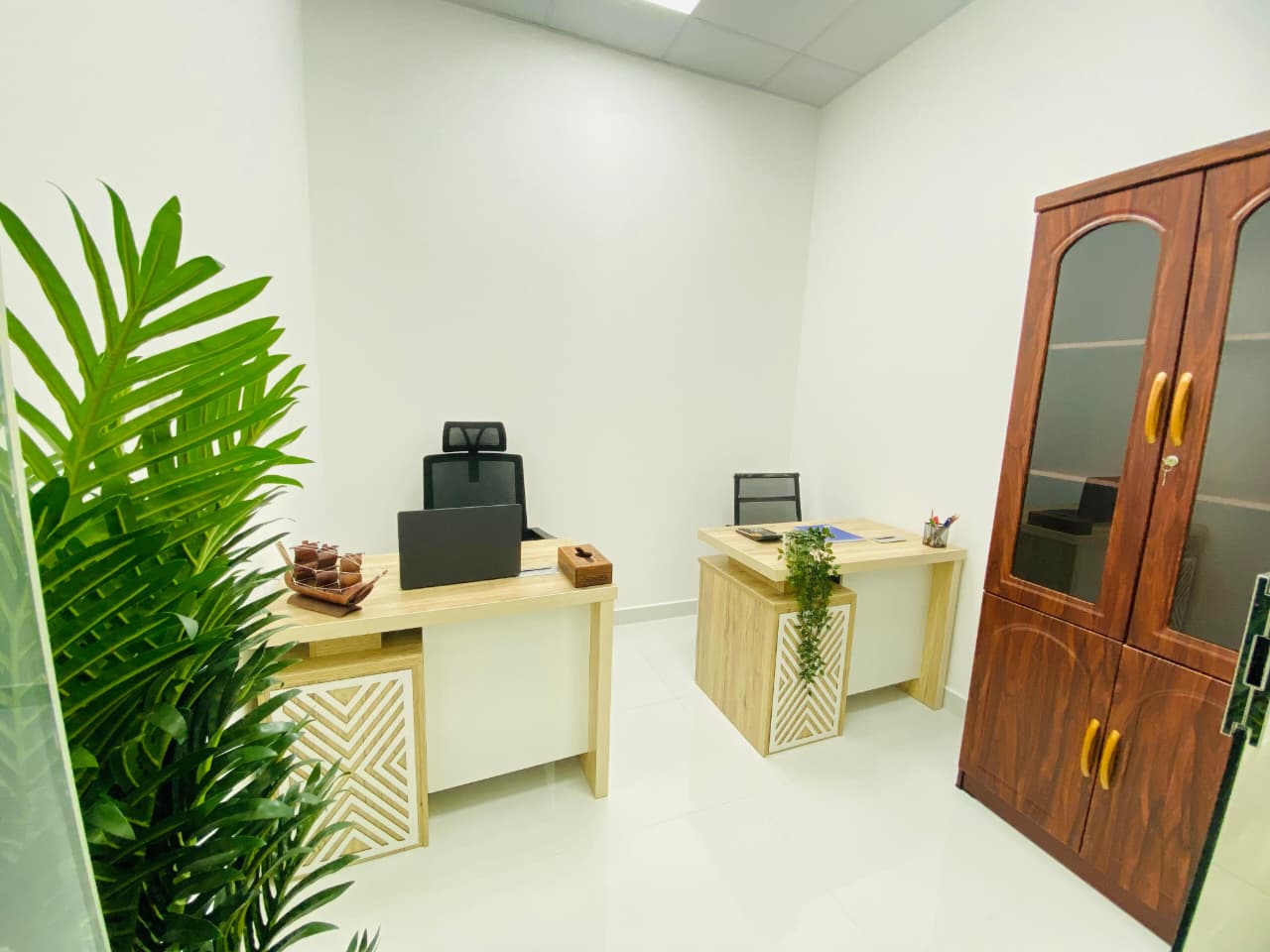 Spacious Office | Ready To Move | Direct from Owner | Free Utility |