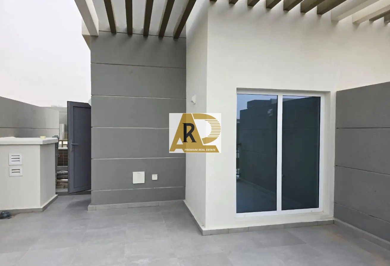 BRAND NEW | 1st Tenant | Middle Unit | G+1+R