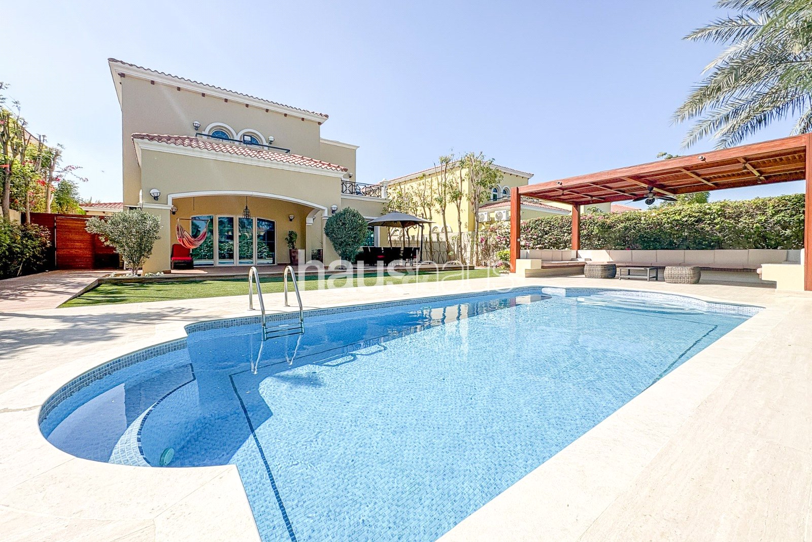 Single Row | Immaculate Conditon | Private Pool