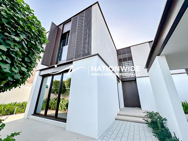 Charming 5BR Villa | Single Row | Corner Unit