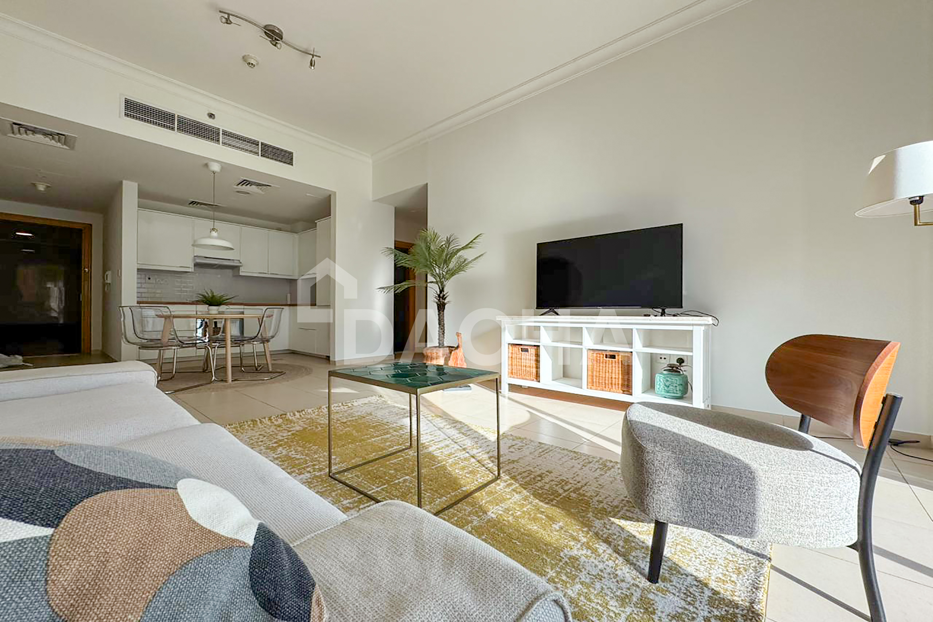 1BR | Open Layout | Canal and Burj Khalifa Views