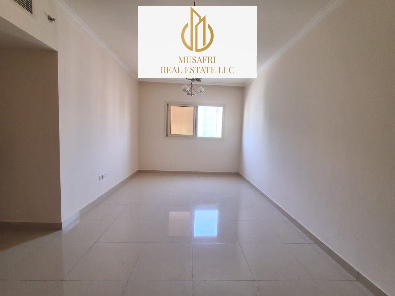 NO COMMISSION For Luxury Living!!! Spacious 1BHK with Wardrobes, Balcony & Parking For Family in 42k, Close to Dubai Exit, Muwaileh Sharjah.