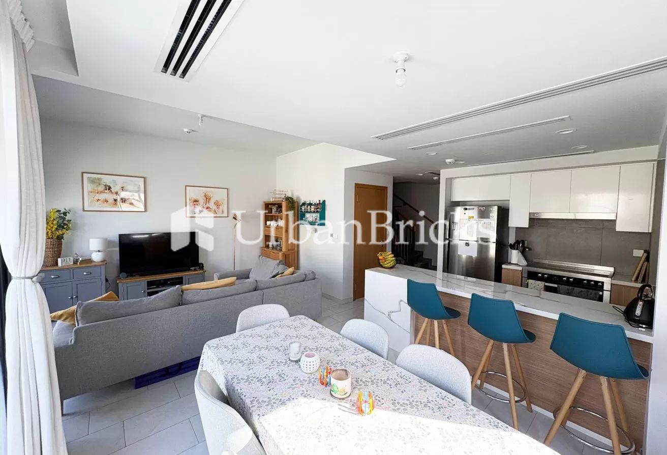 Corner Villa I Big Plot I Maid Room
