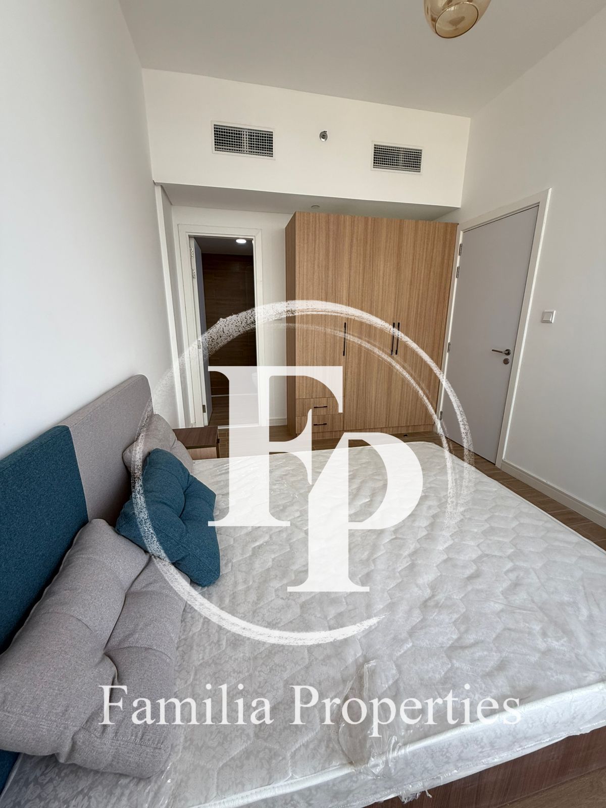 Spacious Unit \ High Floor\ Invest Now