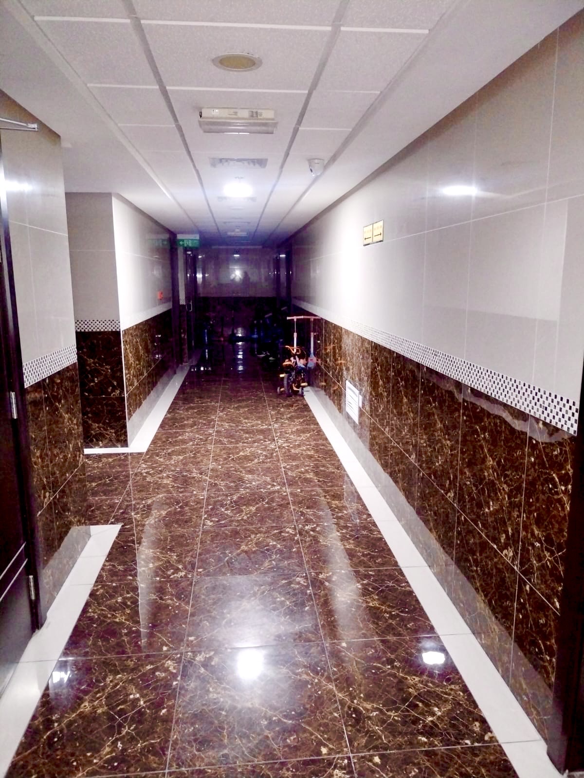 One bedroom apartment like brand-new front of Safari mall only 36,000