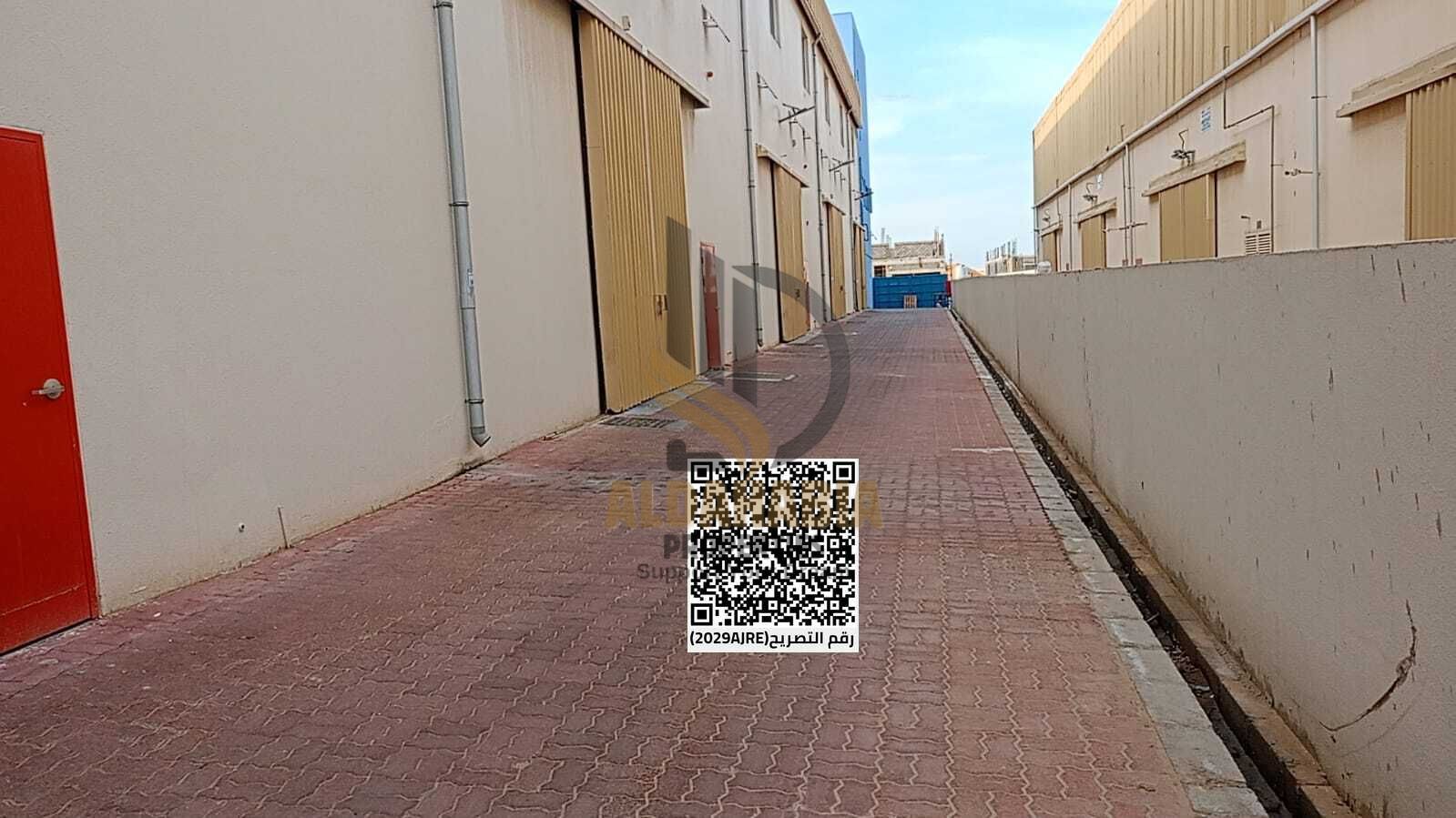 Strategic Location Near Main Roads A well-maintained warehouse available for annual rent in Umm Al Thuoob Industrial Area, Umm Al Quwain, suitable