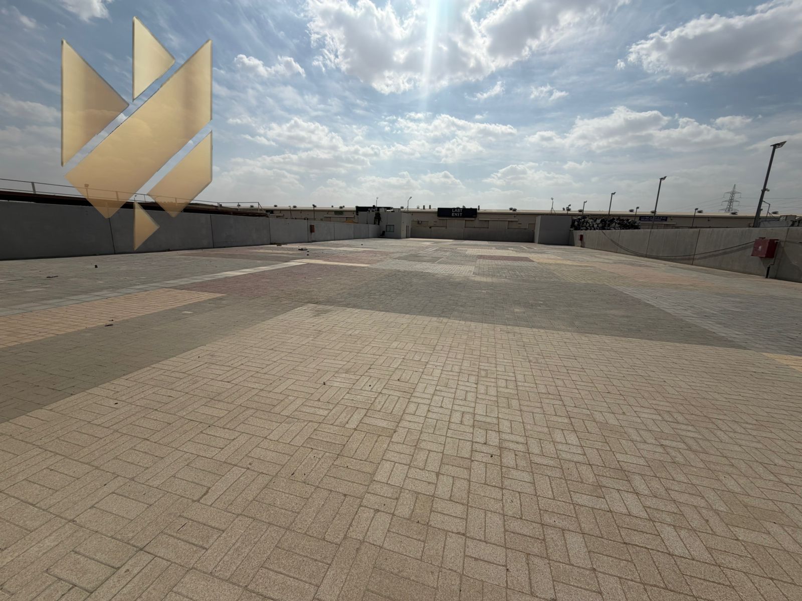Land with an area of 20,000 square feet | Main road | In the heart of the automotive area
