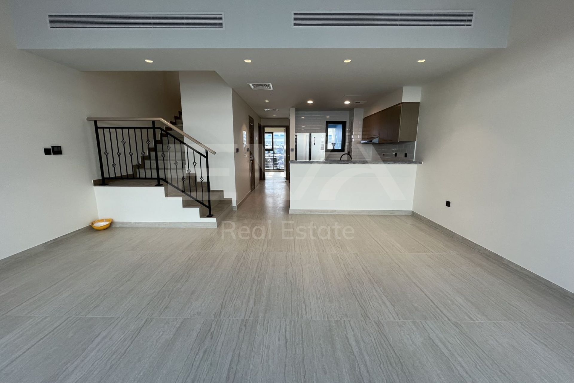 SPACIOUS | VACANT AND READY TO MOVE| BACK TO BACK
