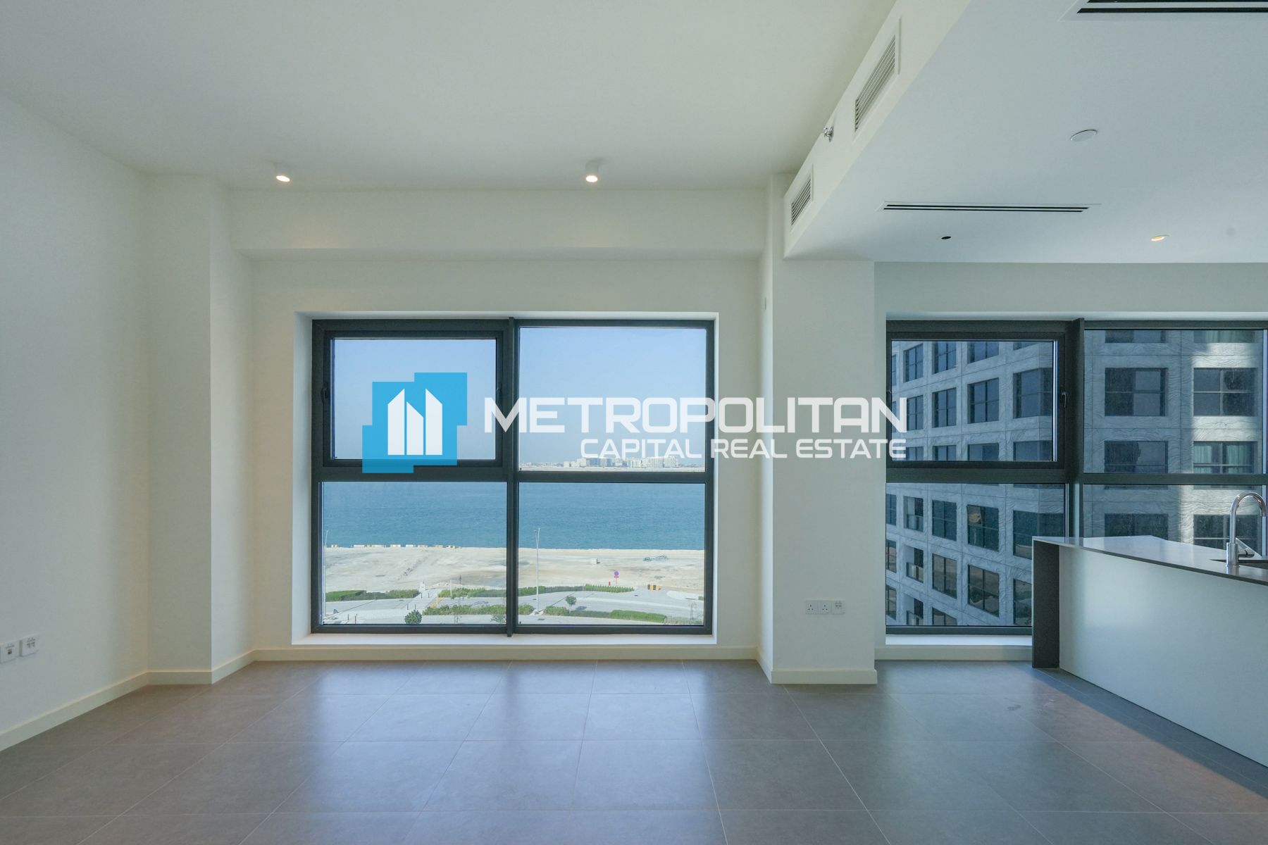 Studio w/ Balcony | Sea View | High Floor | Resale