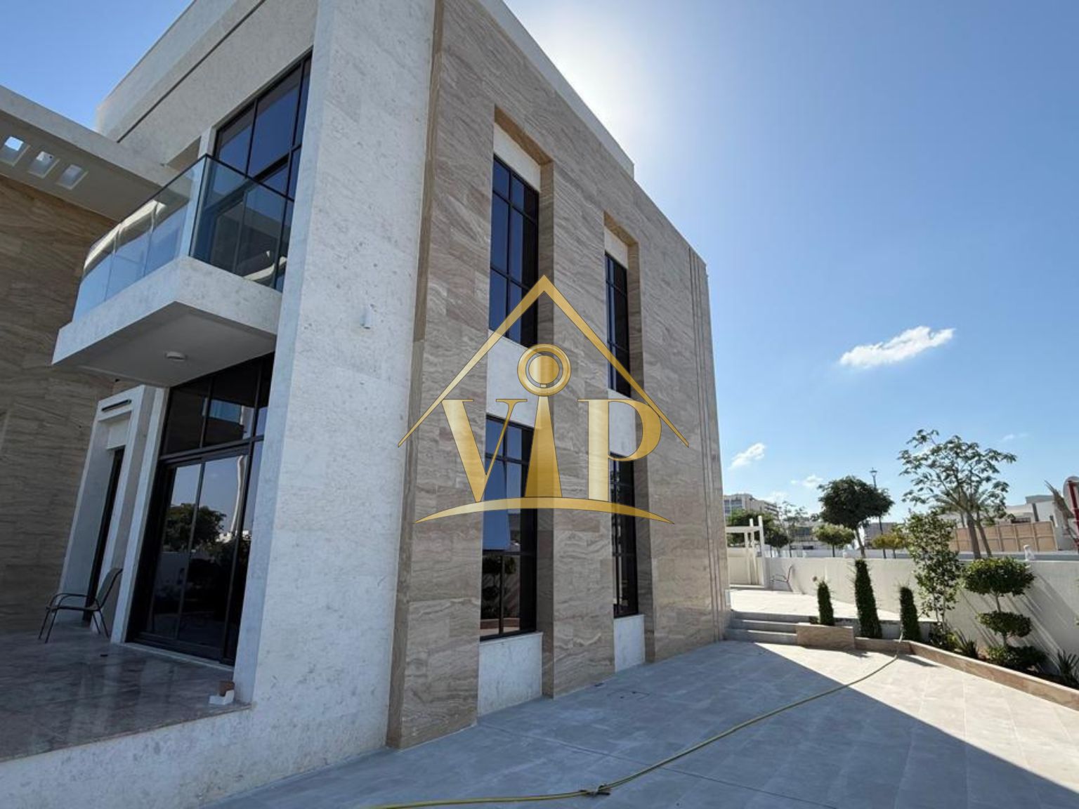 Prime Location, Brand New Luxury Villa, Corner