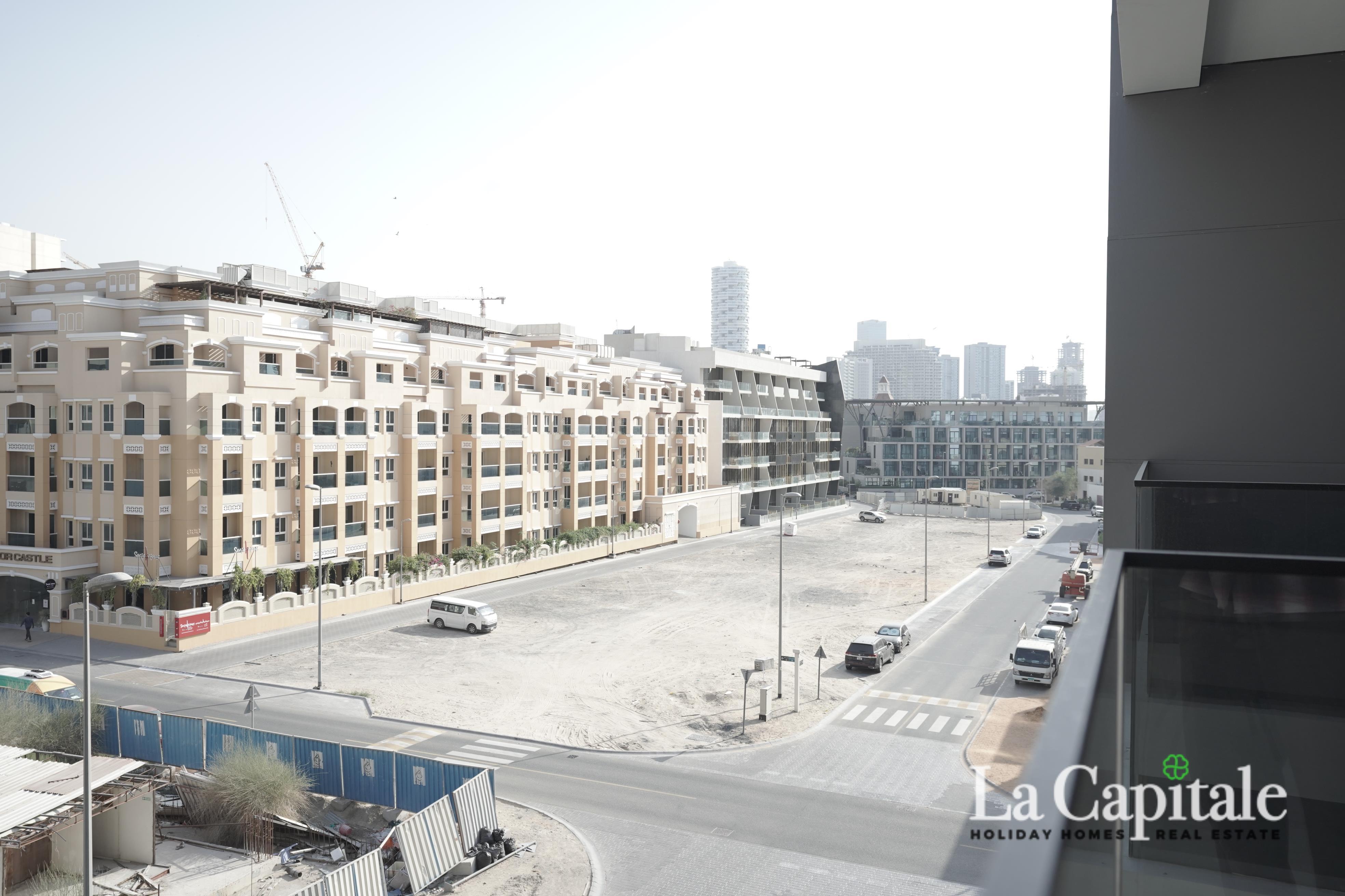 Executive Investment | Fully Furnished 1BR + Study