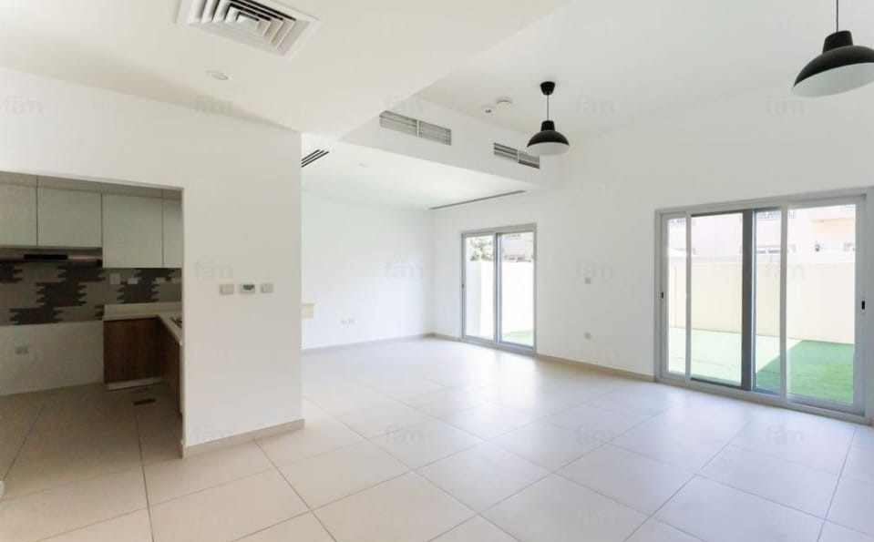 Unfurnished | Single Row | Spacious Unit