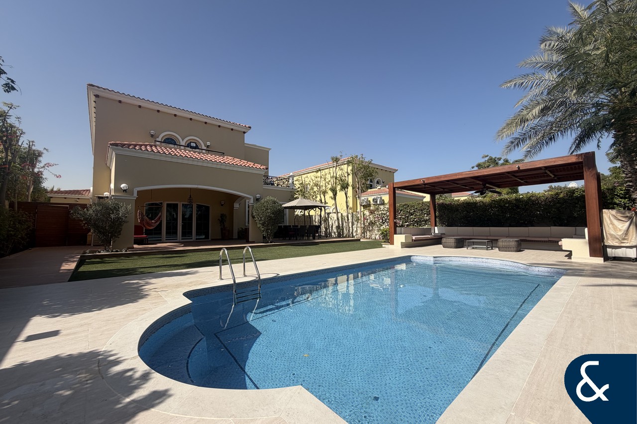 Converted 5 Bed | Pool | Immaculate Condition