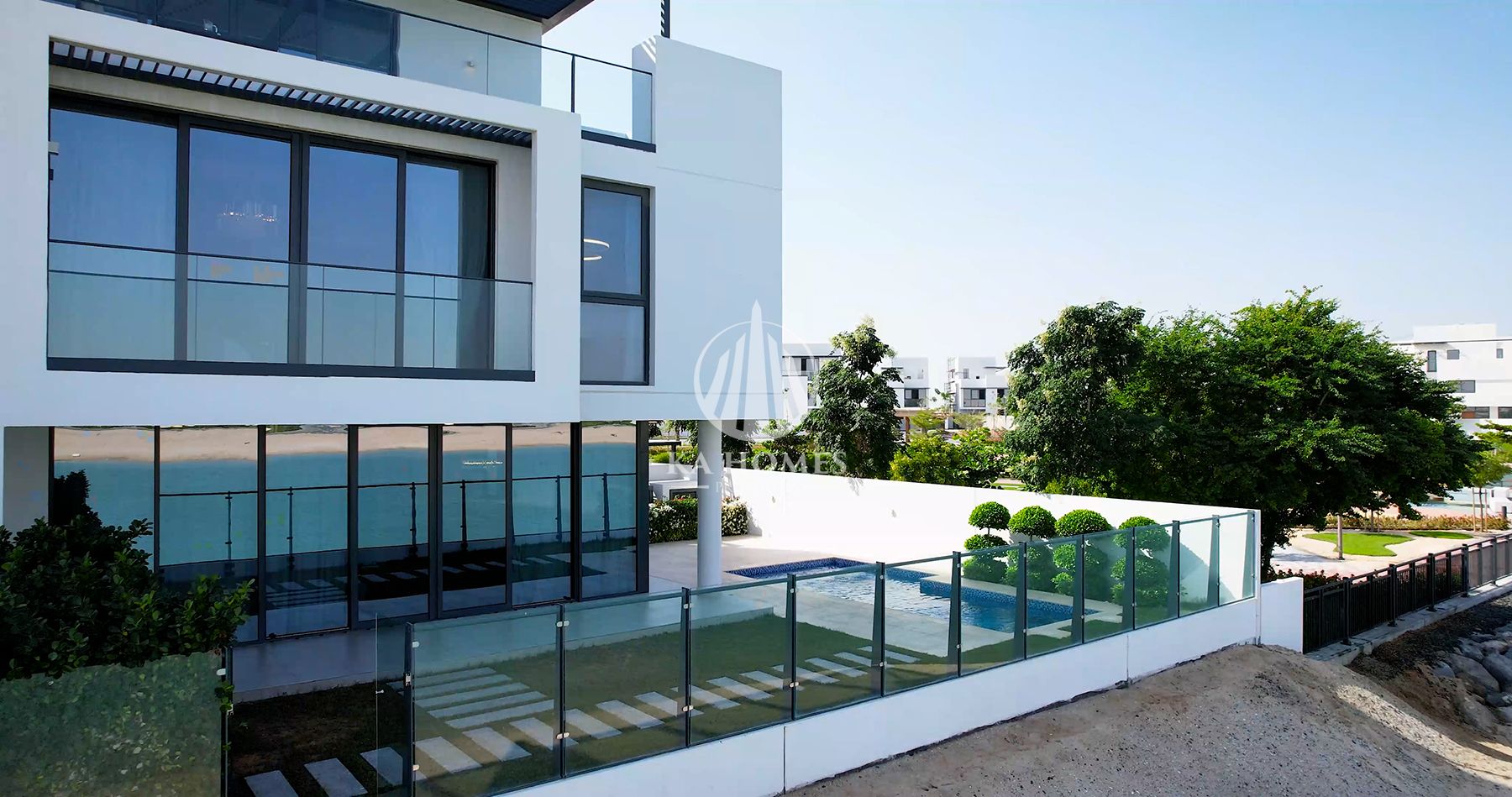 Ready-to-move-in villas. . . Freehold ownership. . . Fully furnished. . . Registration and maintenance fees discounted