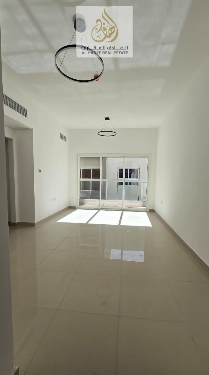 Annual rent in Ajman, Al Jurf 3 area, near the Chinese Market and Woodlim Park School. New building, suitable for families. One bedroom, living room,