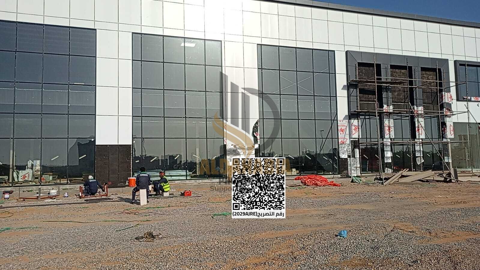 Al Ittihad Main Road – Al Salamah Area, Umm Al Quwain A rare opportunity to lease a large commercial showroom in a prime location directly on Al It