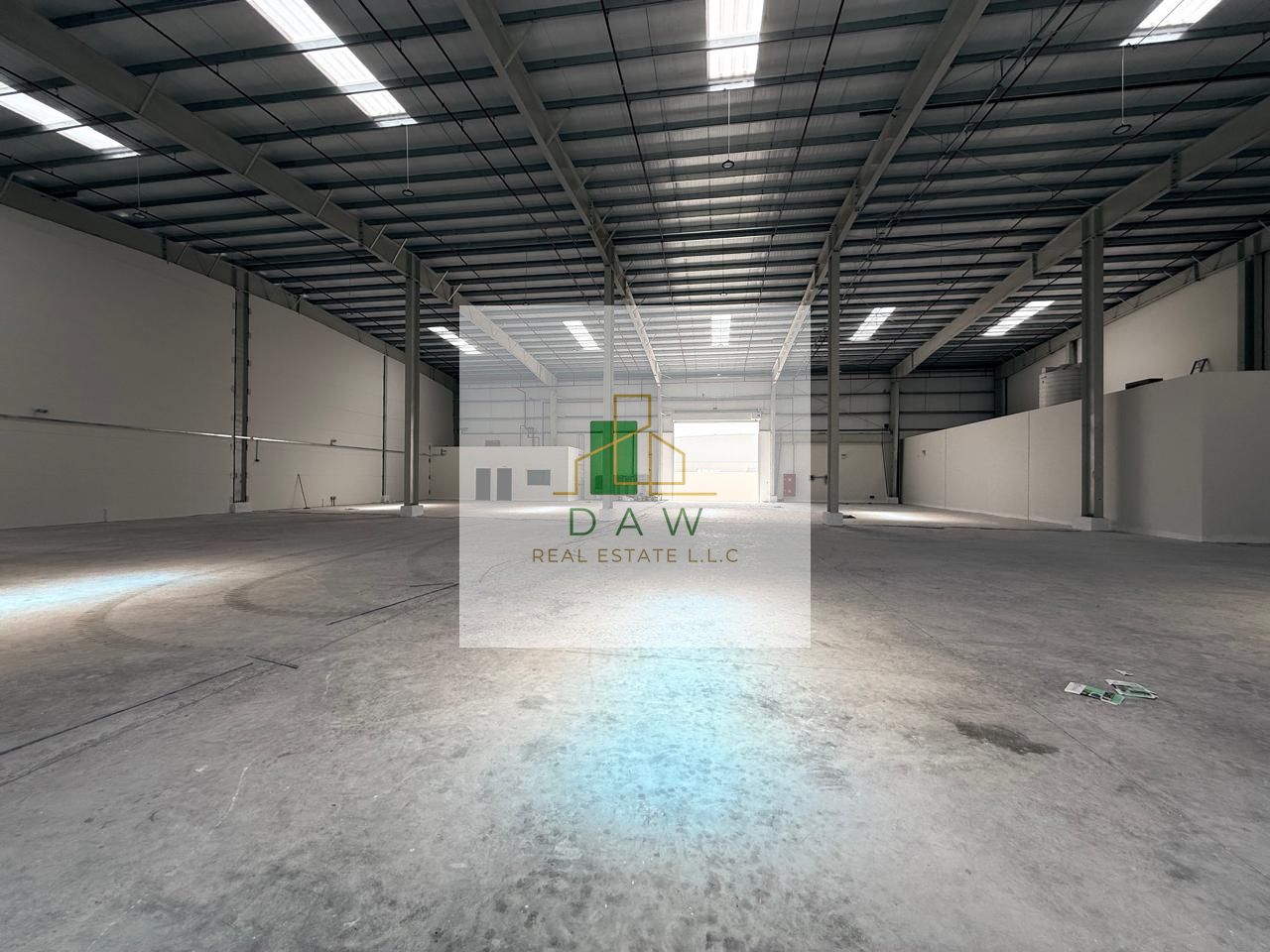 BRAND NEW WAREHOUSE SHOWROOM FOR RENT IN UMQ