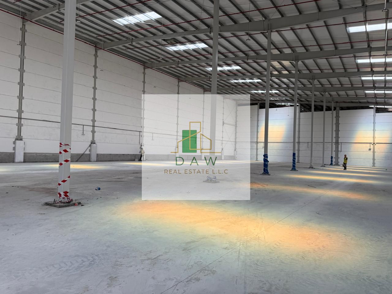 BRAND NEW WAREHOUSE SHOWROOM FOR RENT IN UMQ,