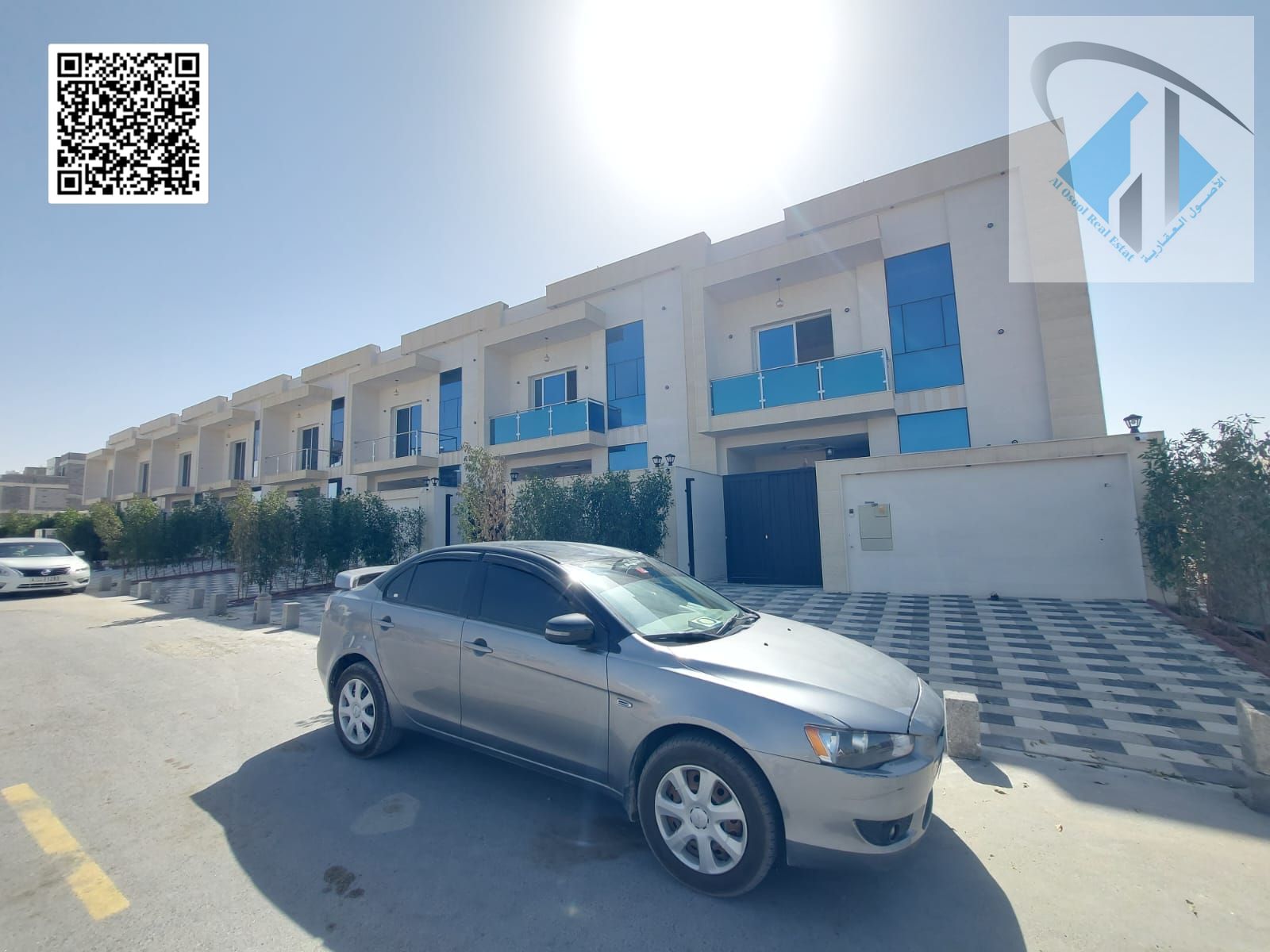 Freehold villas for all nationalities, including registration and ownership fees. Excellent location close to all services, with an internal roof terr