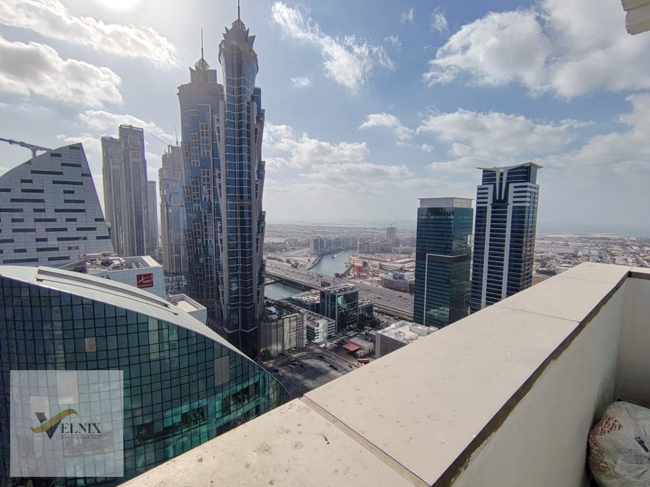 Close to Metro || Floor to Ceiling Windows || High Floor || Canal View