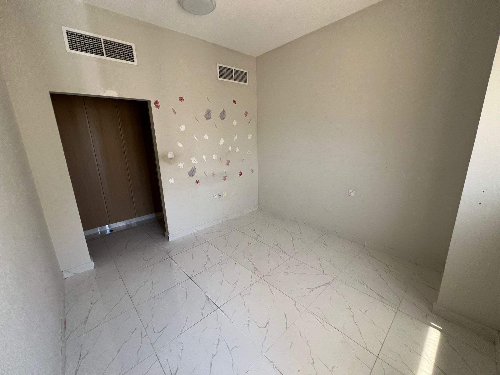 A great opportunity for family living in Al Rawda – a one-bedroom apartment with central air conditioning near Kenz Mall
