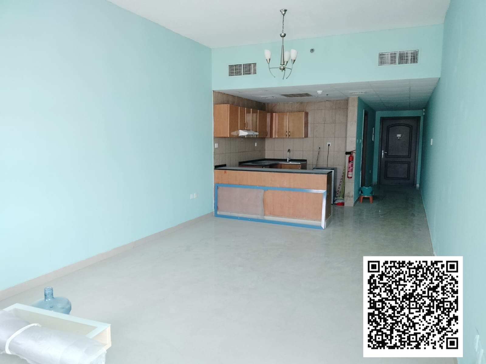Un furnished Studio For Rent With Parking