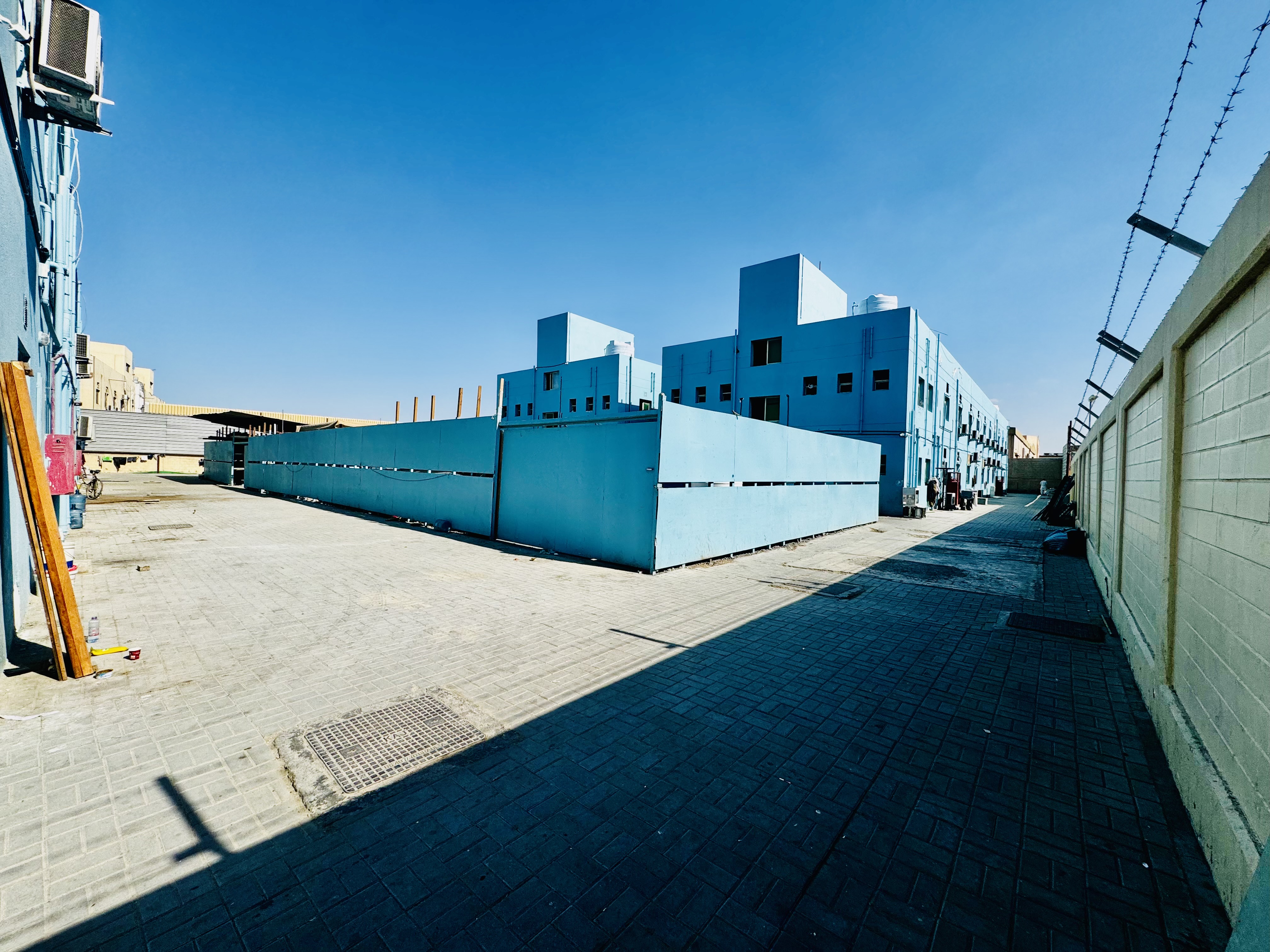 Labour Room Rent 3200 Capacity 8 Persons Ready to move Near China mall