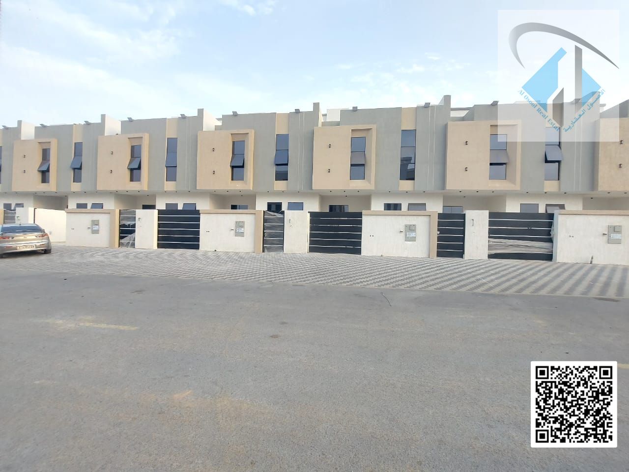 Freehold villas for all nationalities, including registration and ownership fees. Excellent location close to all services, with an internal roof terr