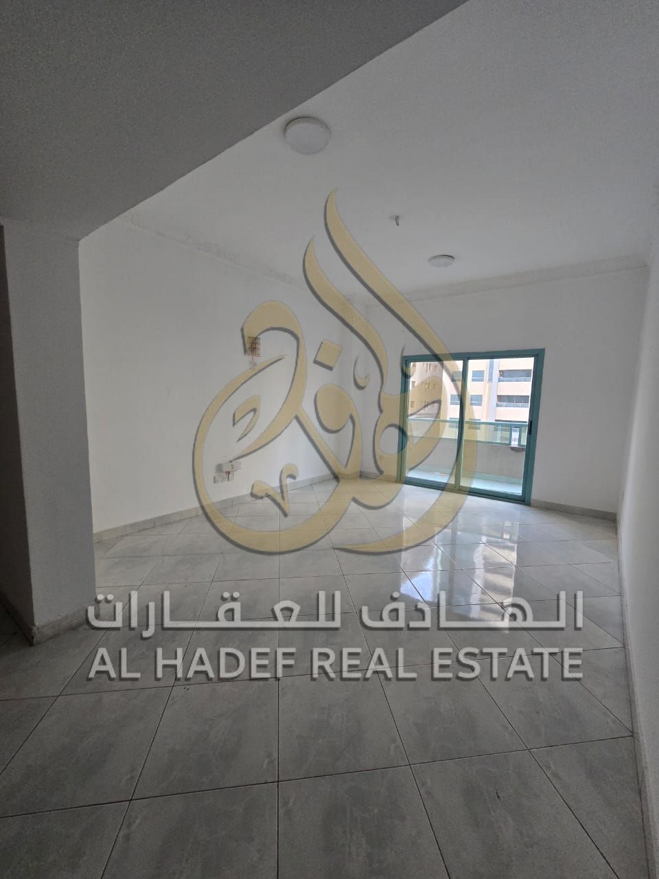Spacious 3BR Apartment in Al Khan – FREE AC & Multiple Payments! Looking for comfort and savings? Grab this amazing deal in Al Khan! A huge 3-be