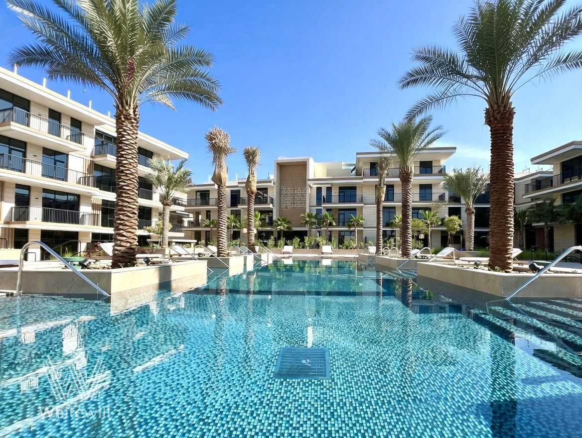 Direct Pool Access | Extra Lar...