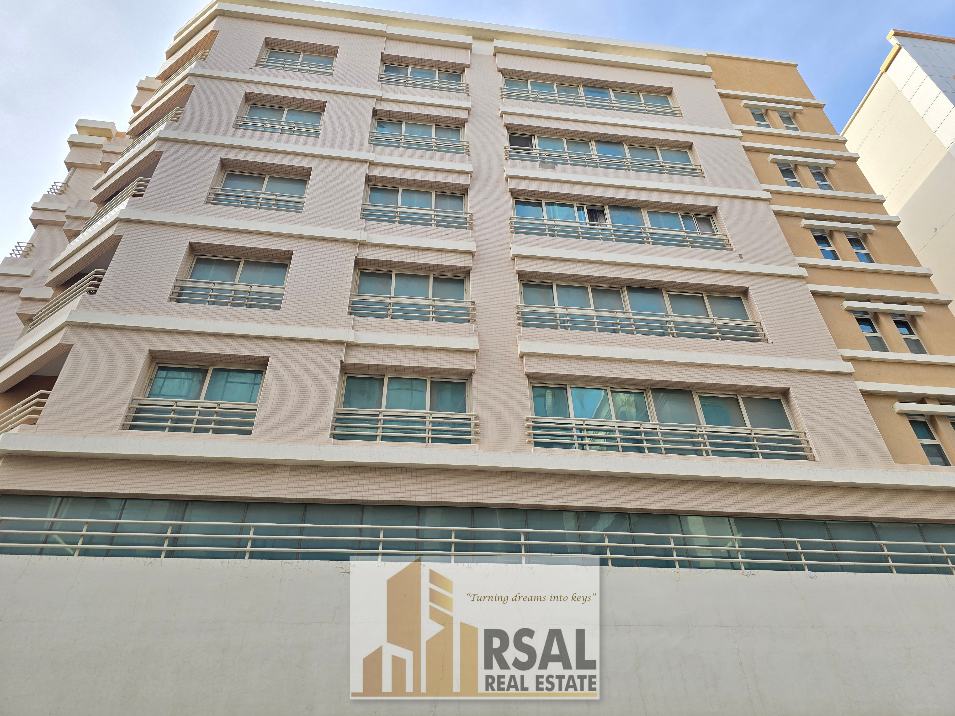 Luxury 1BHK With parking- Modern Kitchen - Flexible Payment Plan - Front off Park ?