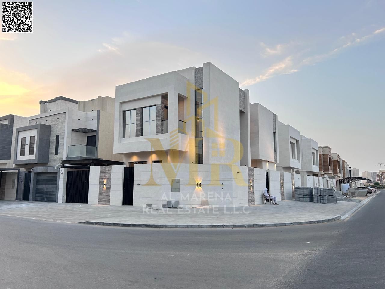 A villa with a price including electricity, water, air conditioning, registration and ownership fees on the main street, ready to live in the most pre